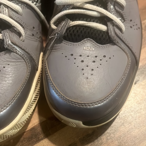 Men’s size 12 Jordan shoes - Picture 7 of 10